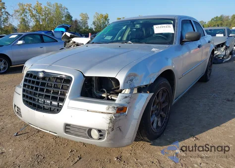 2009 Chrysler 300 Touring/Signature Series/Executive Series from USA, damaged, VIN 2C3KA53V89H617279